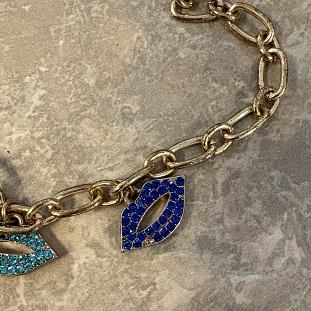 *Betsy Johnson Necklace & Coach Sparkling Blue Wristlet Duo* - Picture 8 of 16